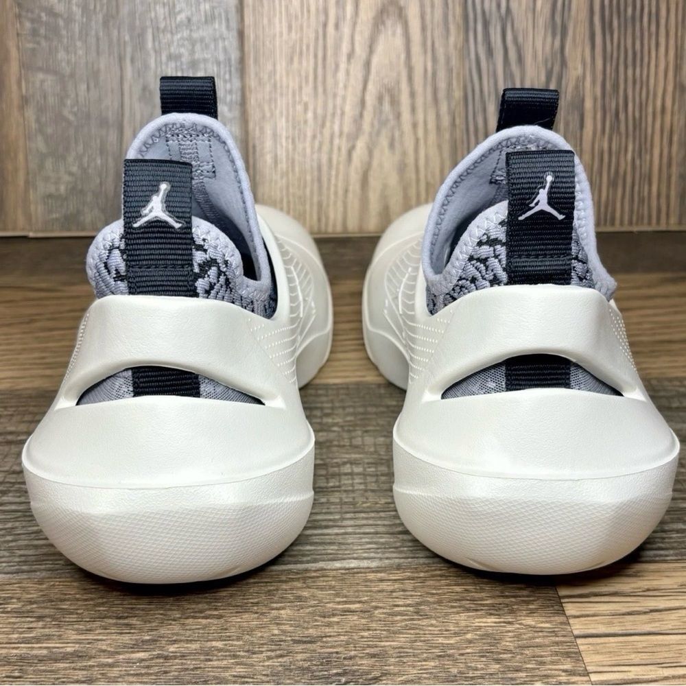Air Jordan System 23 - Picture 2 of 7